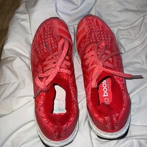 Adidas womens shoes in size 7 worn once